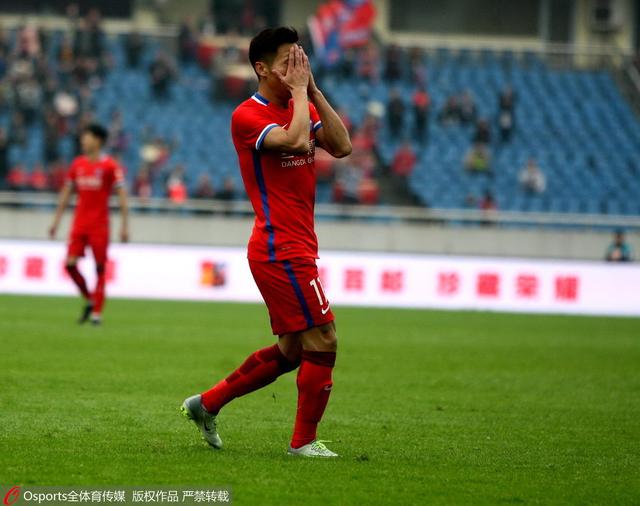 阿森纳近期主场取得了7连胜，本赛季至今13个主场赛事10胜3平保持不败。